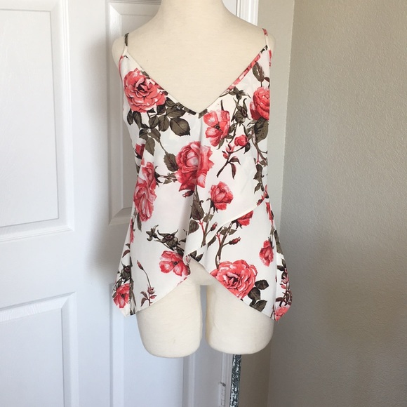 Guess Tops - Guess floral top